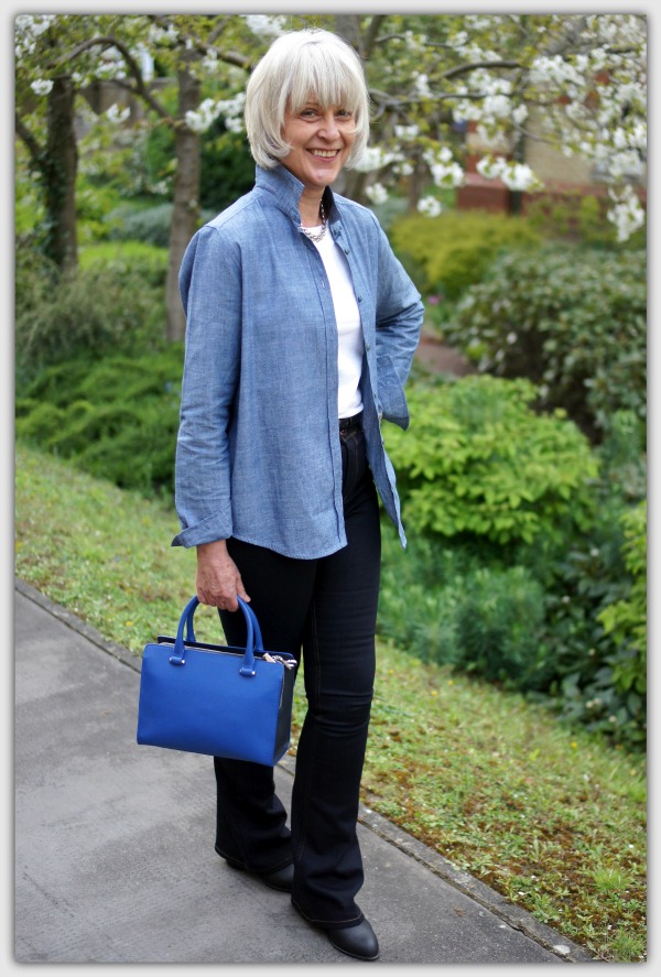 Fashion advice for women 40+ How I wear my blue denim shirt with  dark denim jeans. Statement bag.