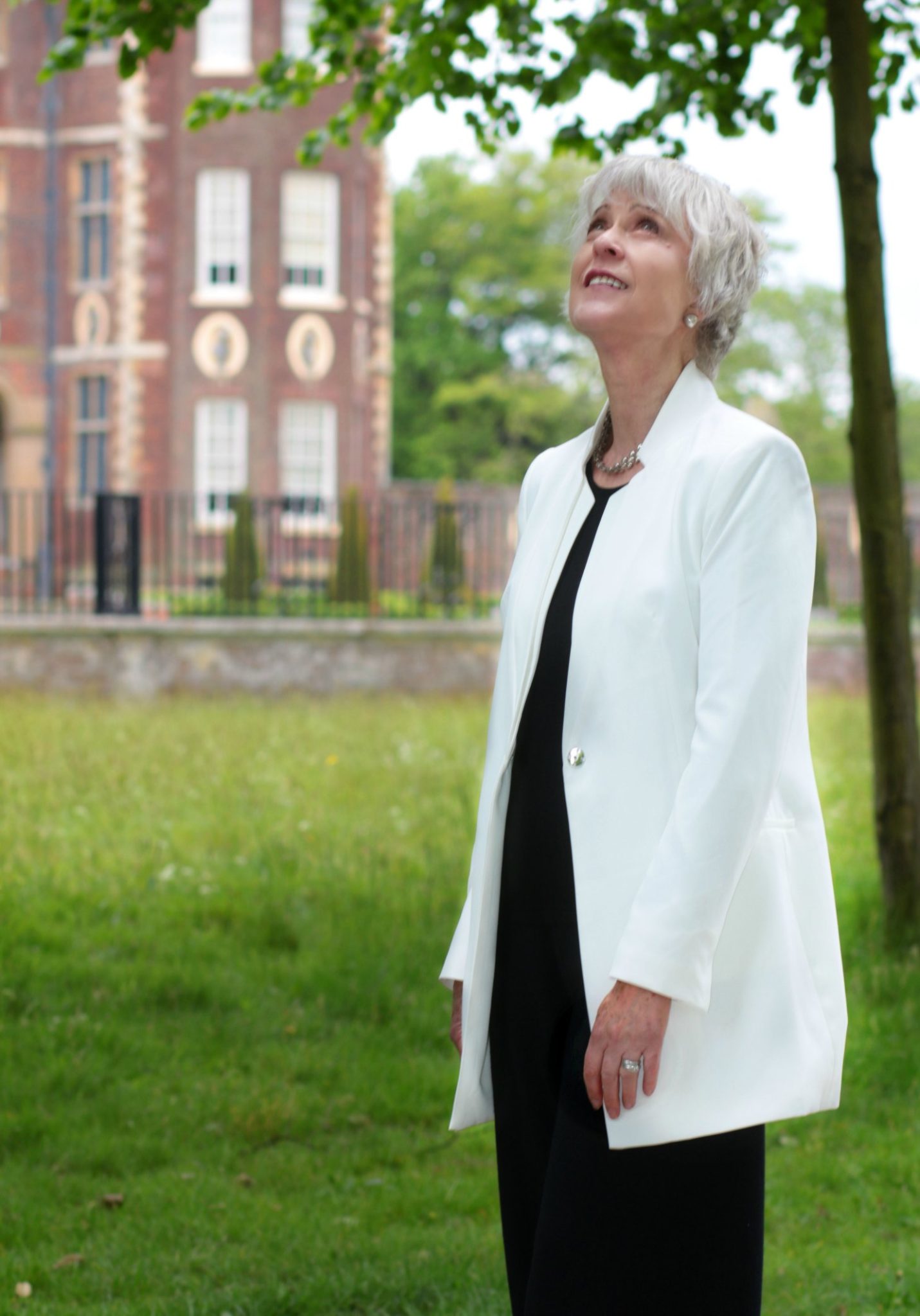 Cream summer jacket - Chic at any age