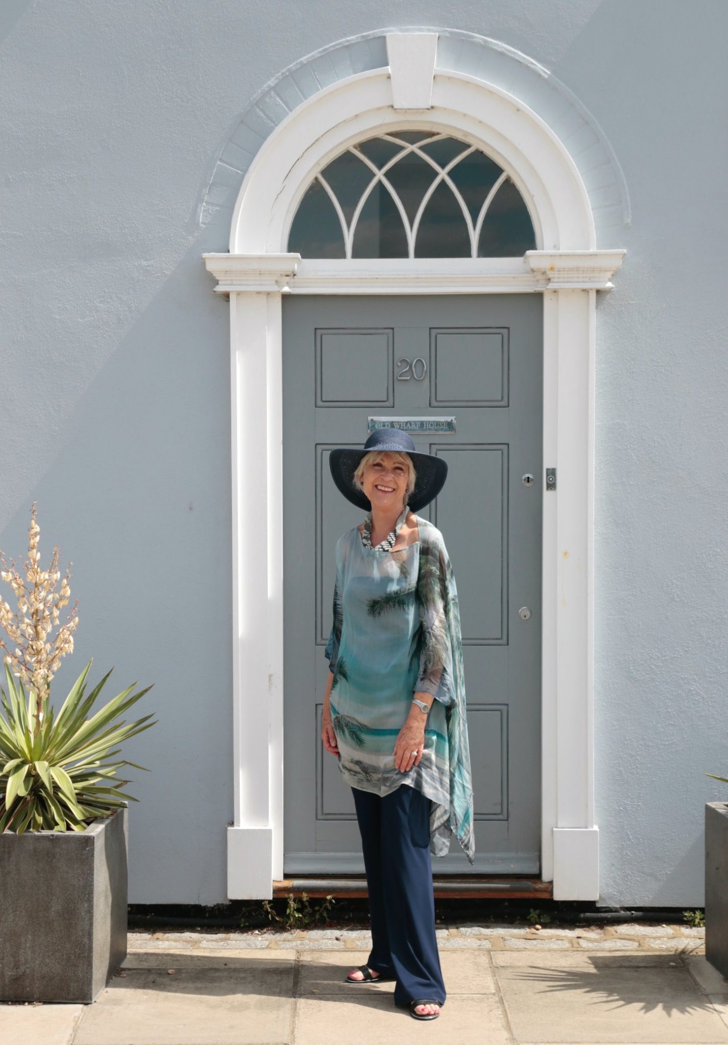  Chiffon top with no-crease trousers