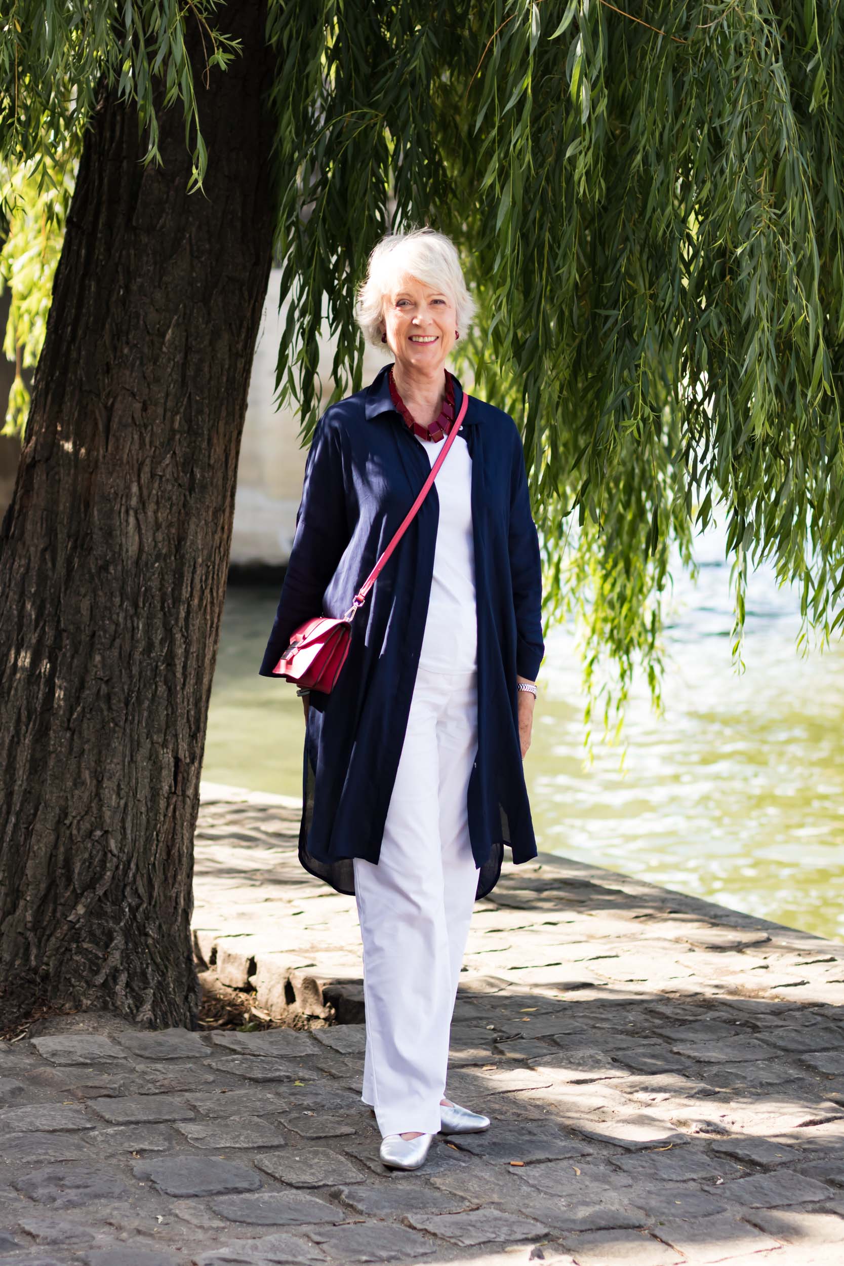 An evening stroll by the Seine