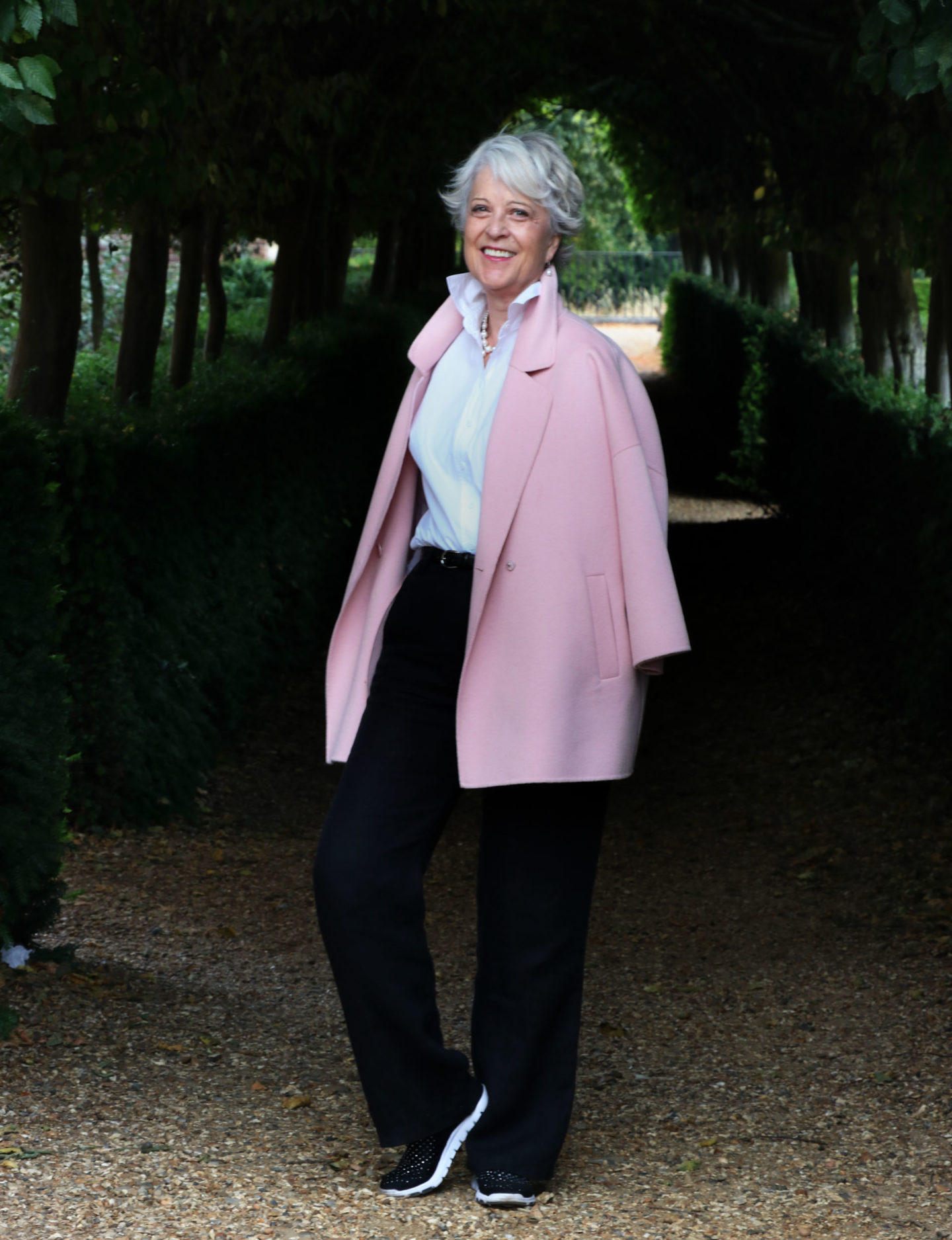 Add a touch of colour to a classic outfit - Chic at any age