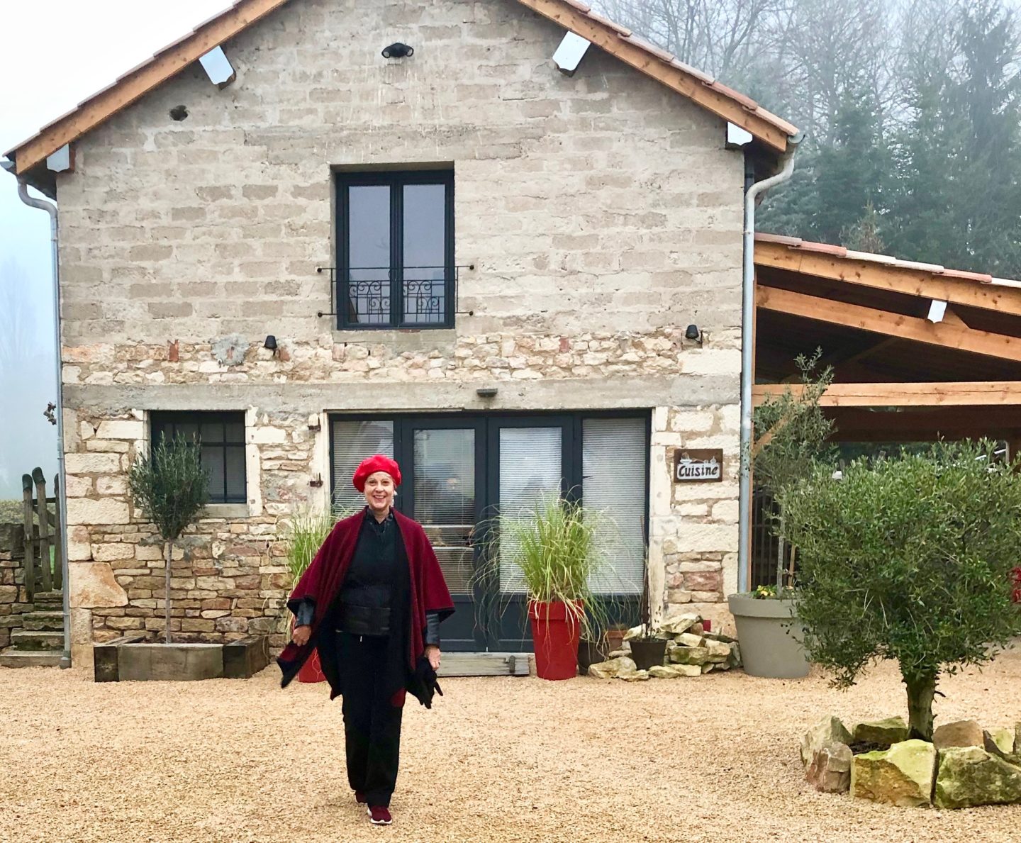Overnight stay at Chamber d'hôte Burgundy wool poncho