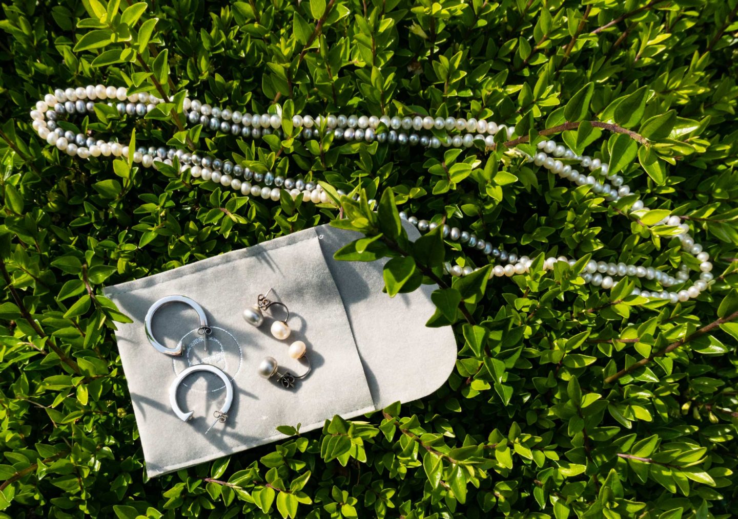 Pearl and silver jewellery