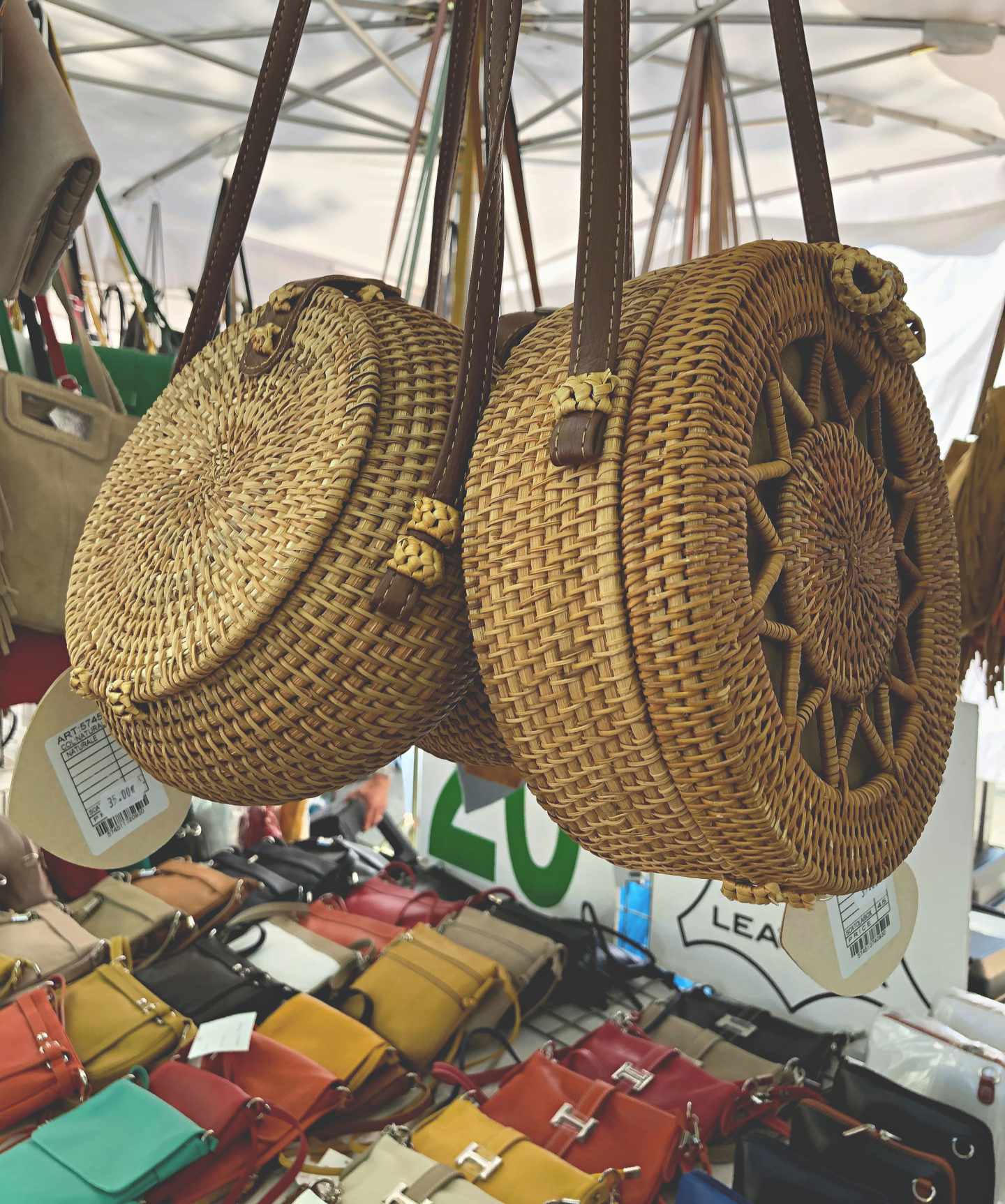 The accessories edition straw bags