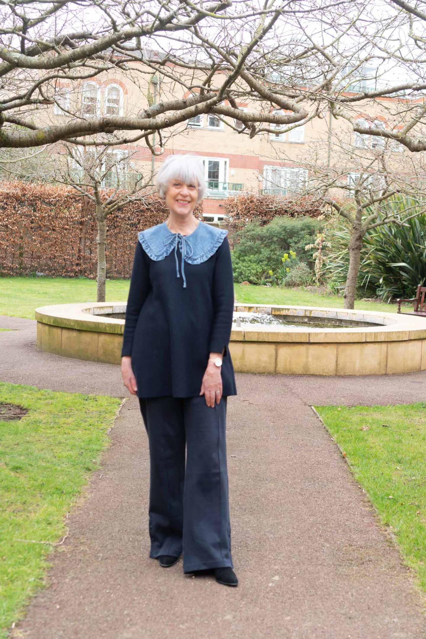 How to jazz up a simple outfit with a denim lace collar