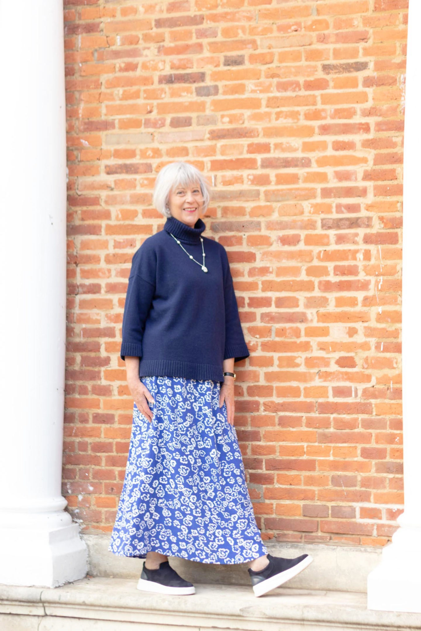 How to adapt a summer skirt for winter