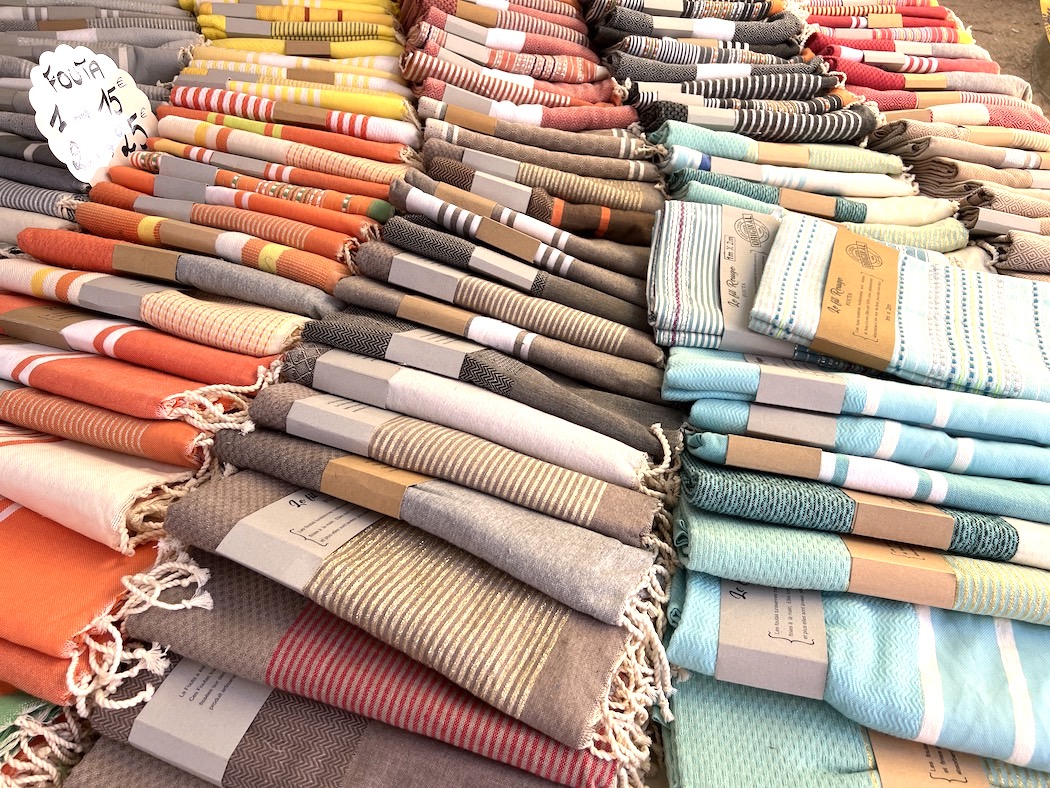cotton shawls in St.Tropez merket