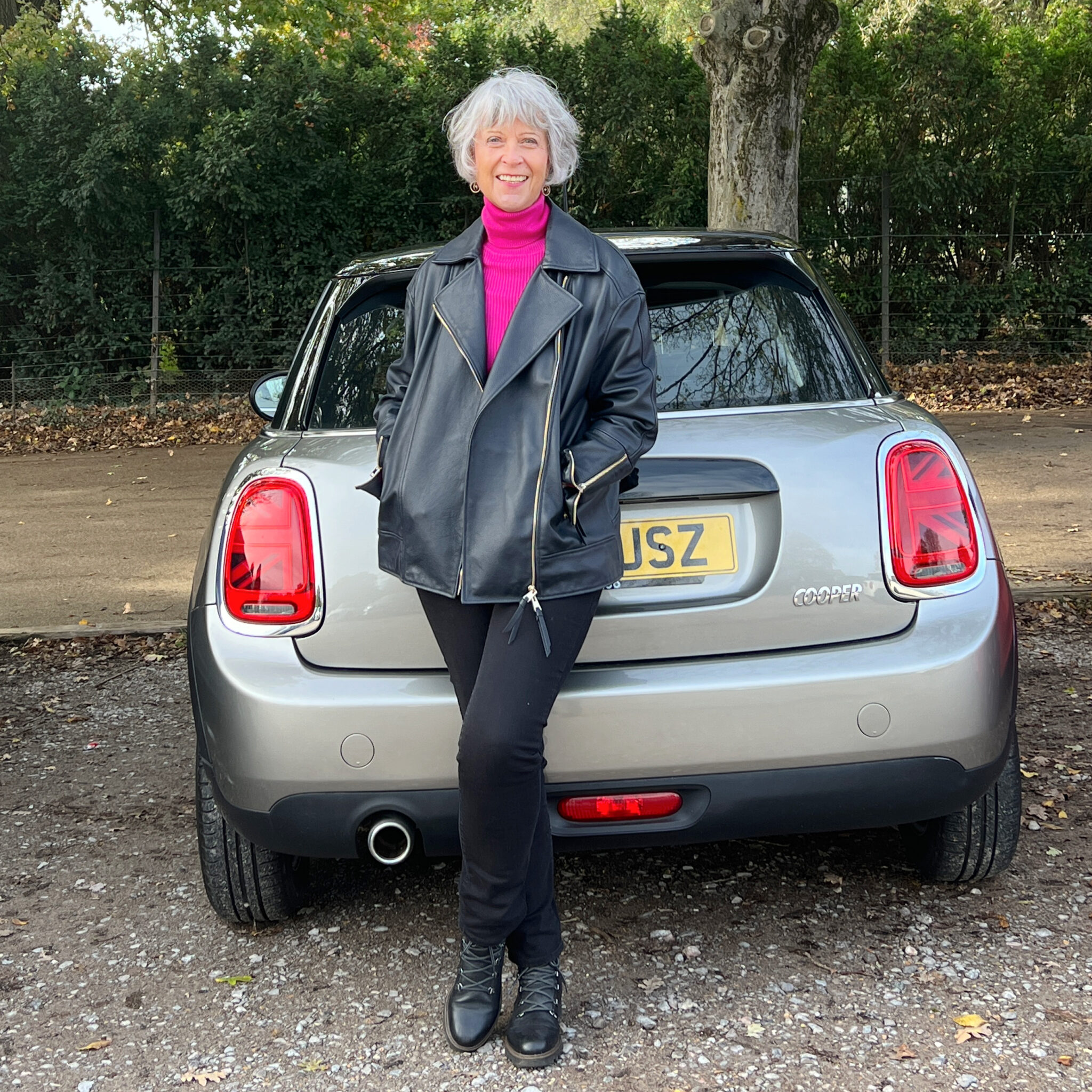 can-we-still-wear-leather-jackets-yes-chic-at-any-age
