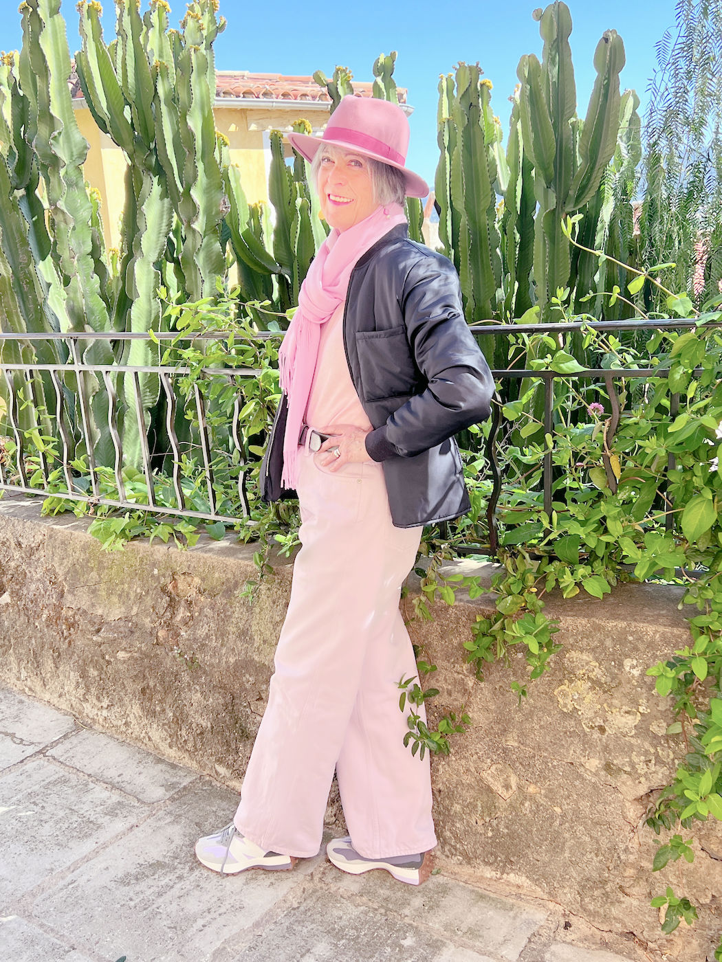How I am wearing the new style jeans. Wide leg jeans with hat and jacket