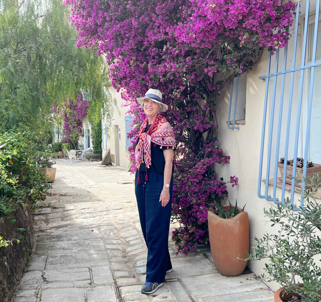 Linen trousers and scarf. Grimaud village