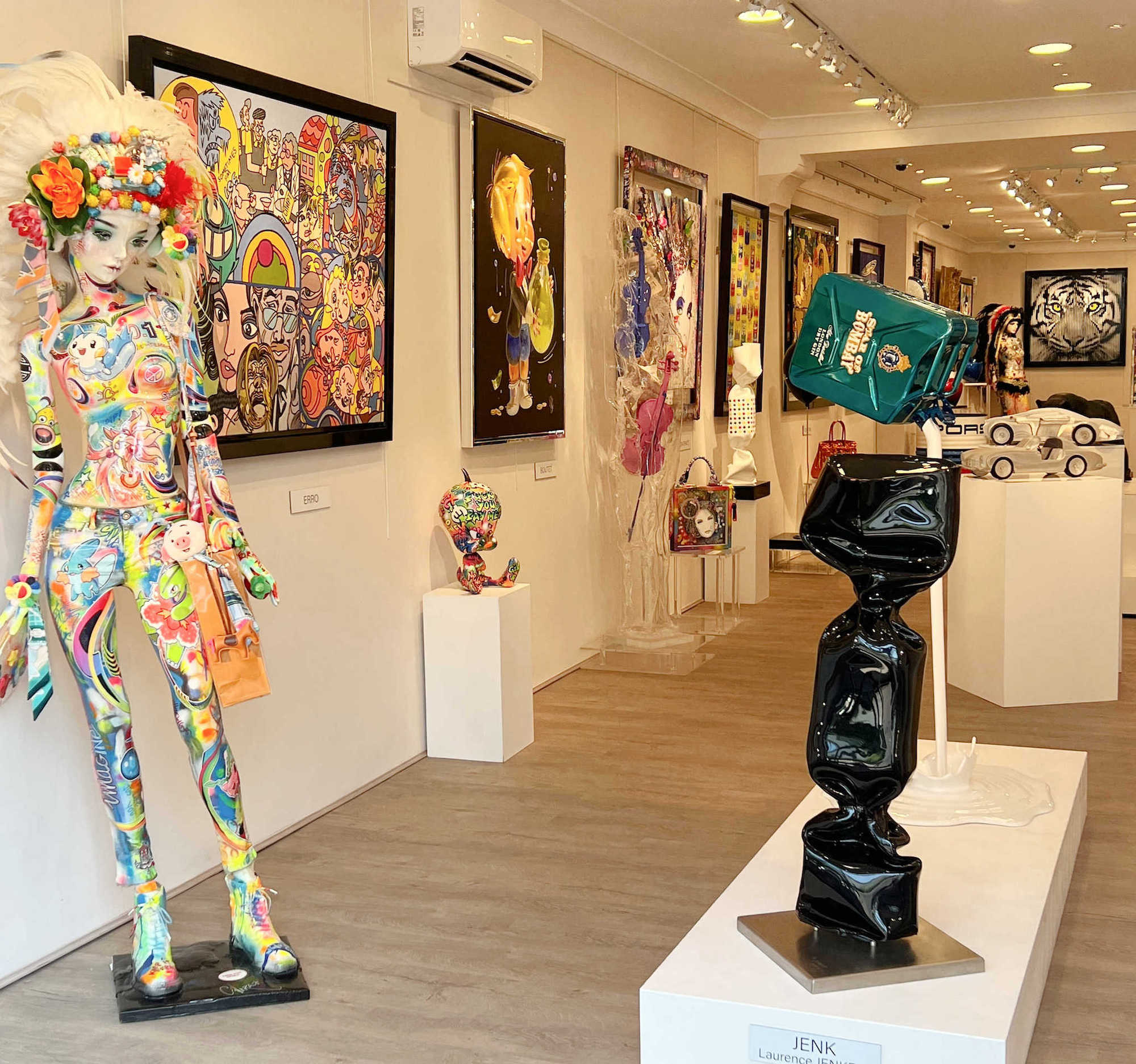 Art Gallery St.Tropez market