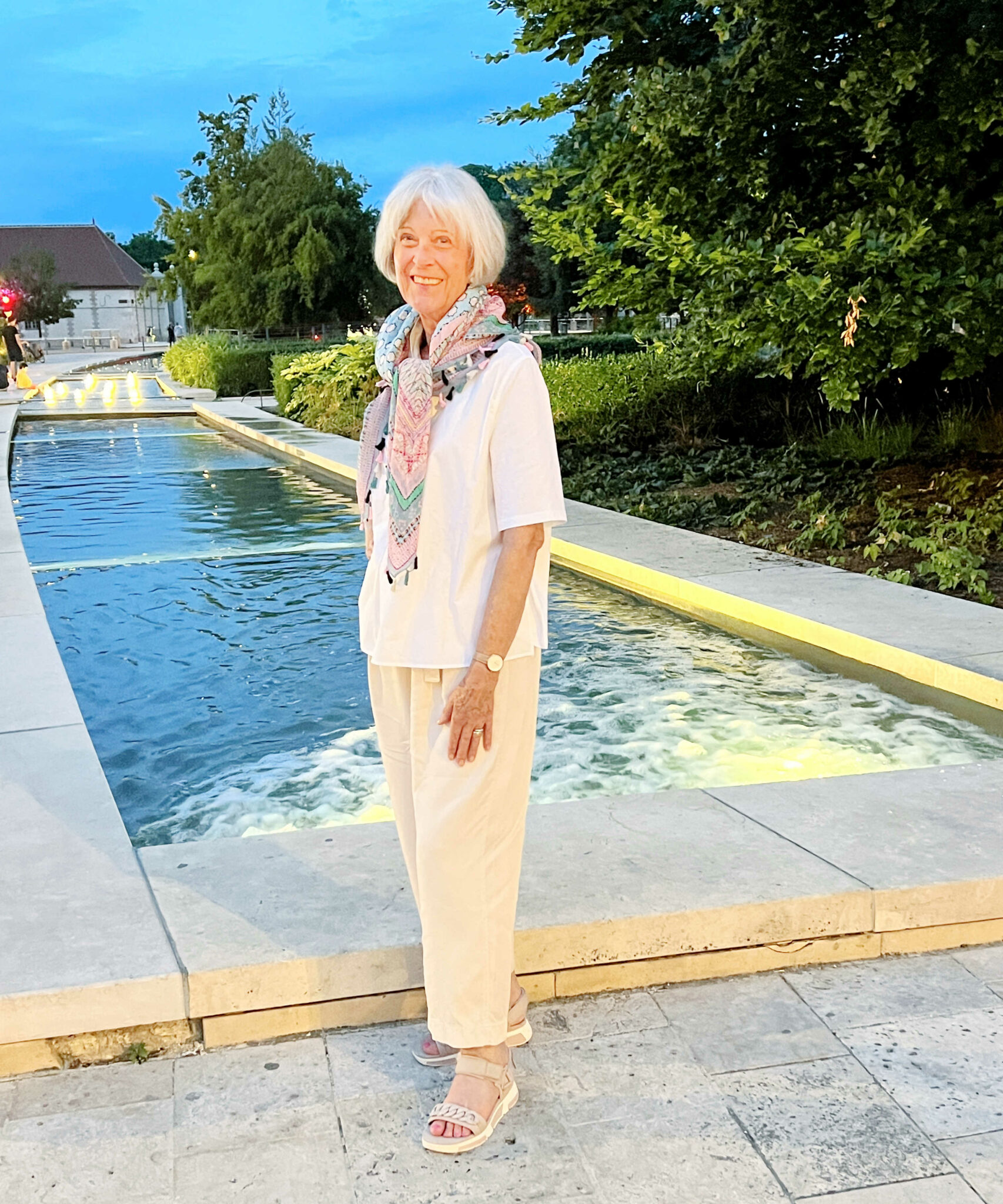 Simple "coastal granny" outfit