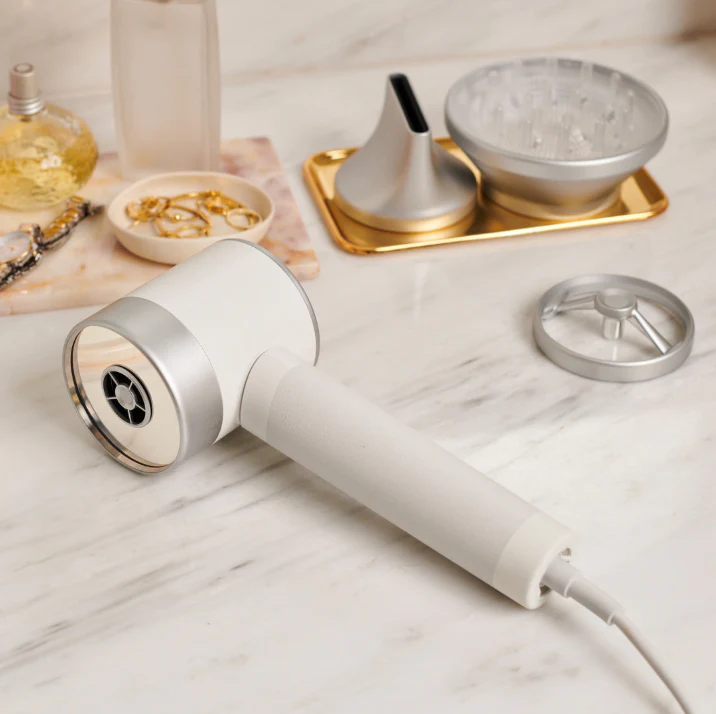 Zuvi hairdryer